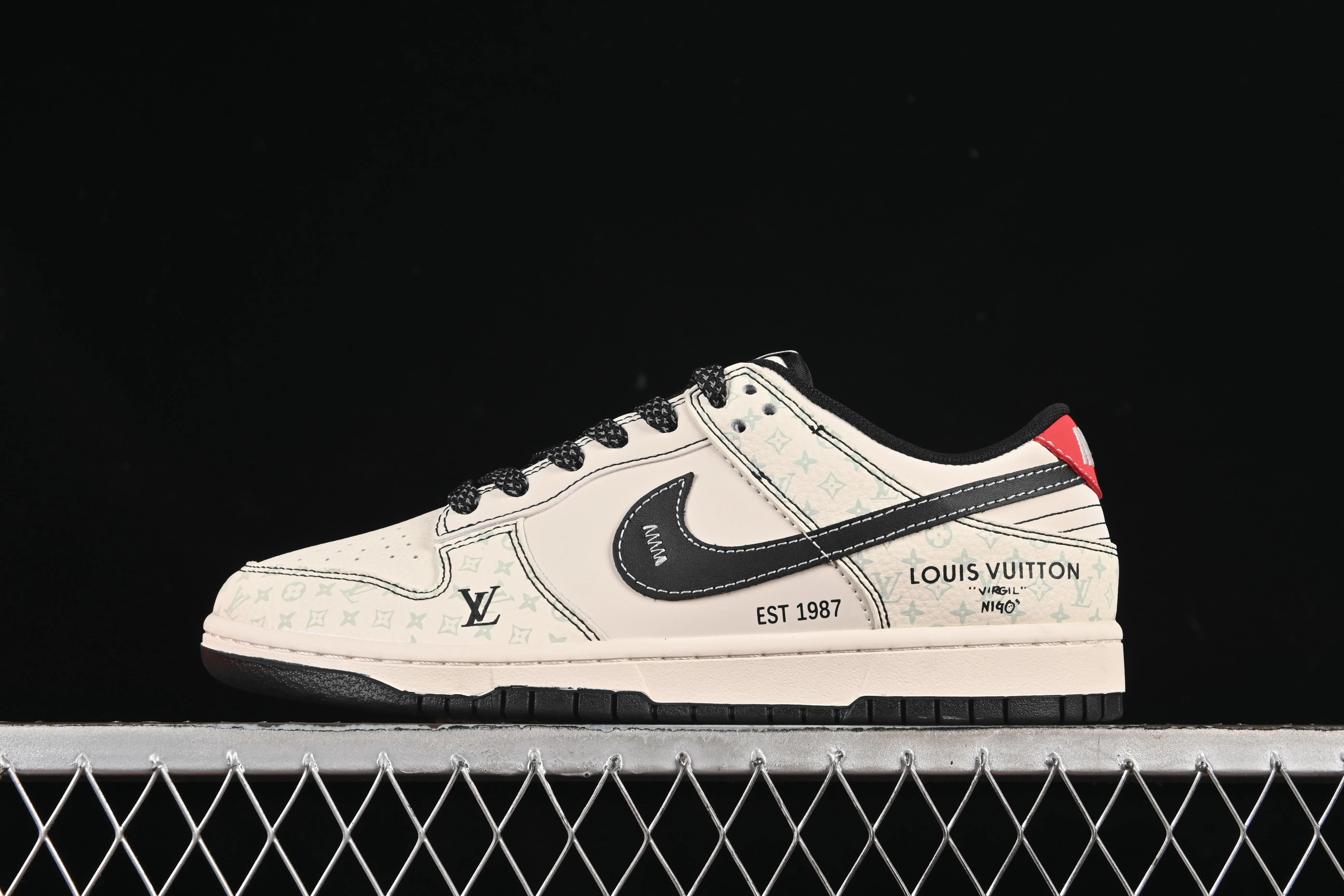 All categories Nk SB Dunk Series Nk SB Dunk Low High-end customized low-top sneakers Nike SB Dunk Low LV luminous black bottom with red tail Anniversary high-end customized low-top casual sneakers YX5066-362